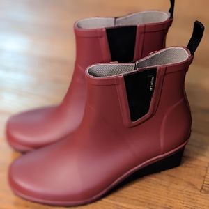 Tretorn Wedge Raspberry Pull on Boots size 39